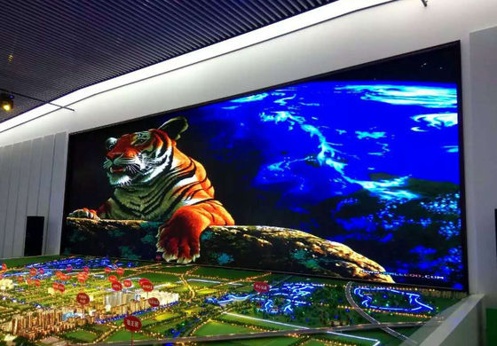 شاشة عرض LED ملونة داخلية P2.5 HD320 * 160mm 1R1G1B معدل تحديث عالي