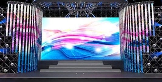 شاشة عرض LED منحنية داخلية محمولة للإعلان P3.91 900cd 43 مسح ضوئي