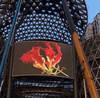 شاشات حائط فيديو LED خارجية مخصصة ، خزانة حديد IP65 مقاومة للماء