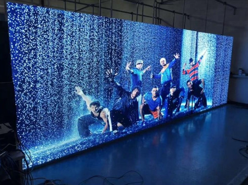 P3.91 HD LED Stage Backdrop Screen Video Wall Panel داخلي 3.91mm