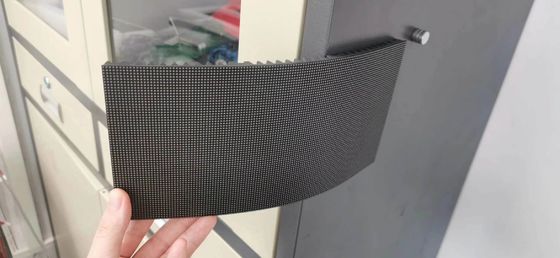 شاشة LED مرنة ذات نطاق 14 بت رمادية ذات نطاق صغير 3 سنوات ضمان