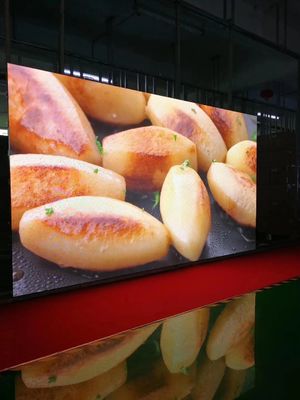 سهولة الصيانة شاشة LED ذات الوتيرة الدقيقة 100000 عمر -40 °C ~ 60 °C درجة حرارة التشغيل