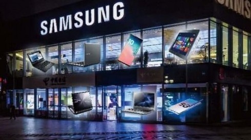 لوحة شاشة عرض نافذة LED رقمية ملونة SMD2020 32873 بكسل