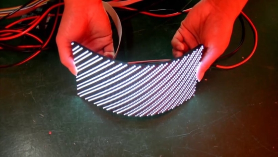 240 * 120 مم LED وحدة مرنة P4 شاشة LED قابلة للطي 1200 هرتز