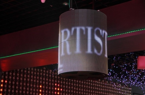P4 RGB IP43 وحدة LED مرنة بالألوان الكاملة 700cd / M2 ضد التشويه