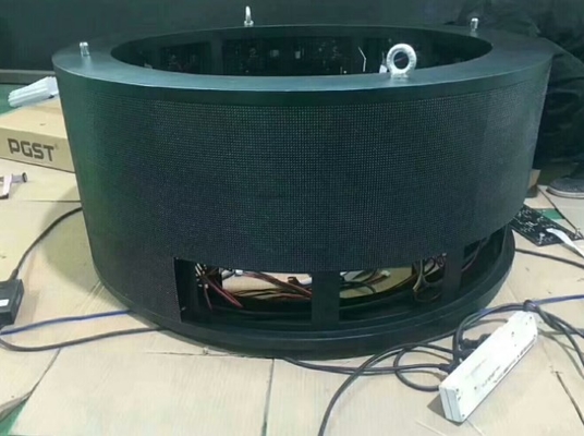 P4 RGB IP43 وحدة LED مرنة بالألوان الكاملة 700cd / M2 ضد التشويه