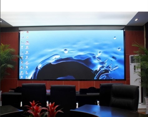 شاشة LED صغيرة بكسل للرسوم المتحركة 32 * 16 سم ODM خزانة 640 * 480 مم
