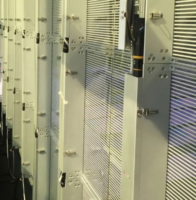 شاشة LED زجاجية شفافة P2.8 مخصصة في الأماكن المغلقة في الهواء الطلق لمركز التسوق