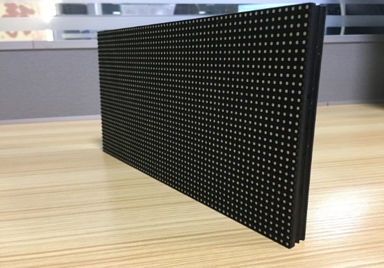مخصص في الهواء الطلق أدى الفيديو الجدار 1R1G1B 3 في 1 P4mm شاشة LED