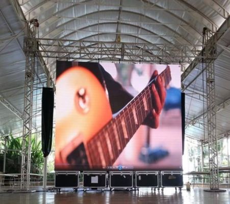 سهولة التثبيت، متينة P3.91 داخل / خارجية شاشة LED مرحلة خلفية منحنى شاشات LED
